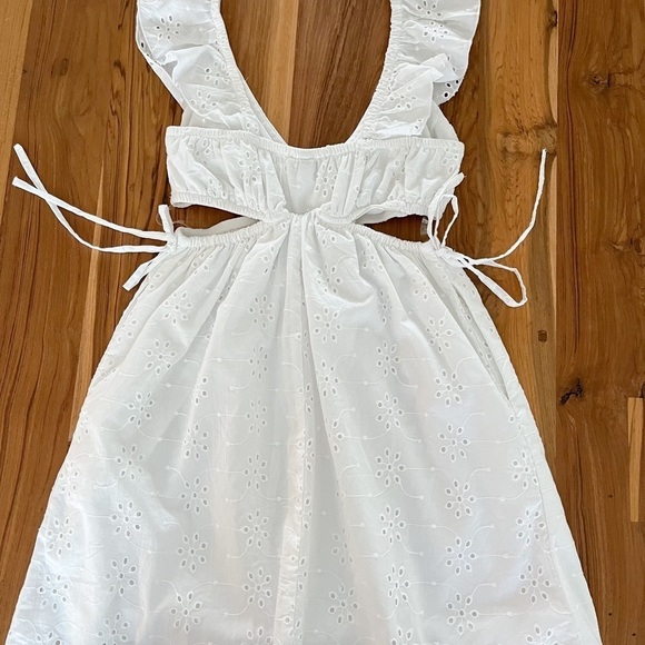 Juniors Eyelet Ruffled Cutout Flatter‎ Sleeves Dress Size S White - Picture 4 of 10